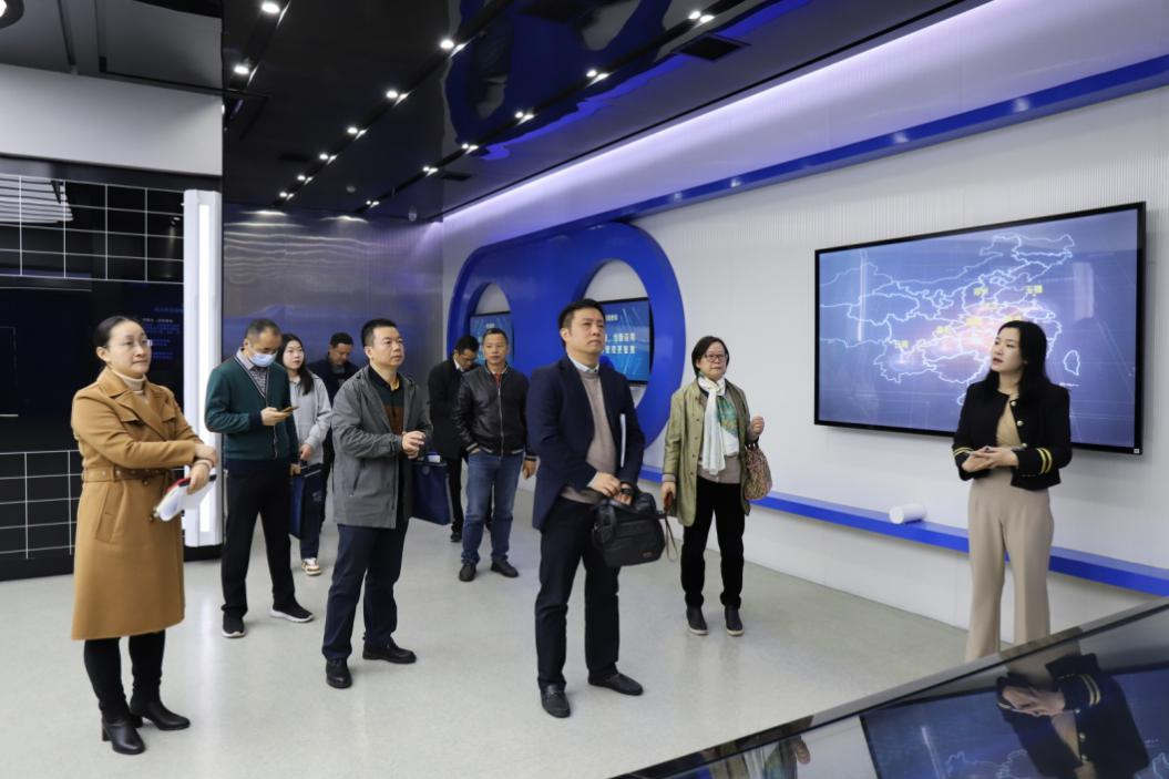 省工业和信息化行业事务中心联合湖南省计算机用户协会
										开展信息技术服务标准化建设专题调研